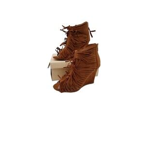 NIB Yoki Women's Rust Color Fringe Wedge Sandal Size- 7.5